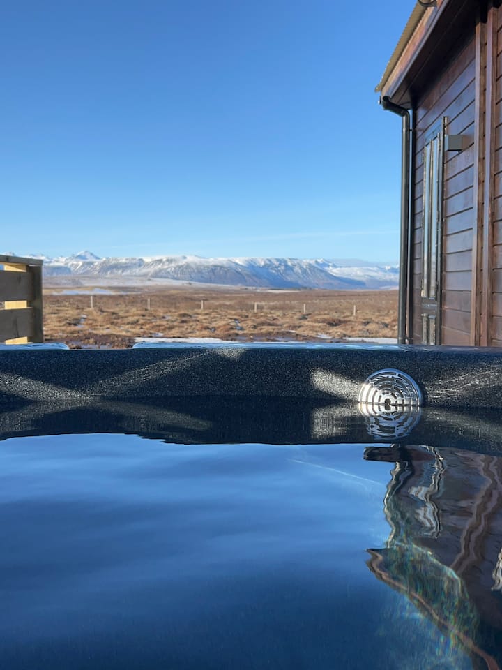 Thufukot cabin hot tub